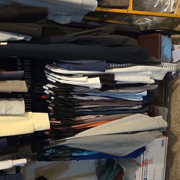 LIVE SHOWS AV VUORI LULU ADIDAS NIKE ...PLEASE LIKE TO KNOW WHEN I GO LIVE - Picture 5 of 11